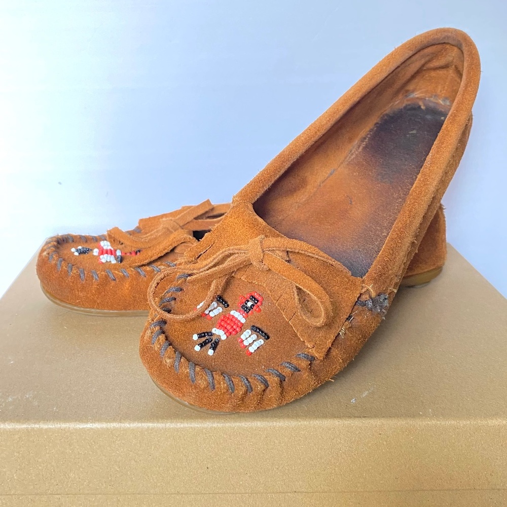 Minnetonka Thunderbird II driving moccasins brown, Women’s 8